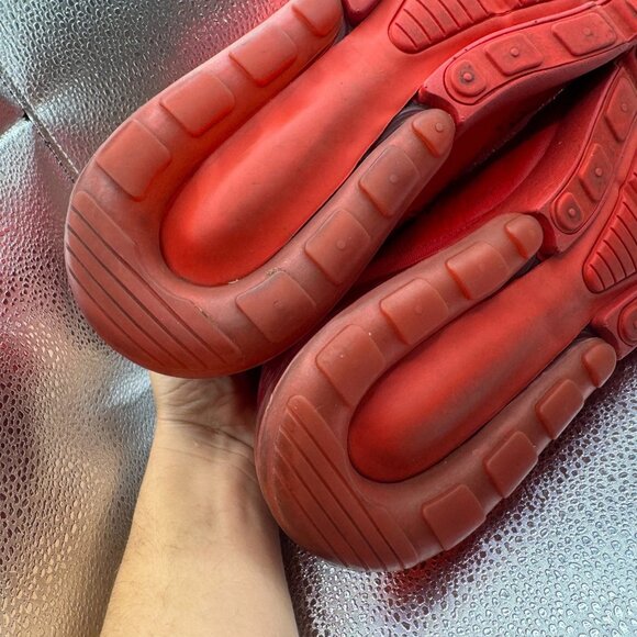 Size 11 Nike Air Max 270 University Triple Red Mens Running Shoes CV7544-600 - Picture 11 of 12